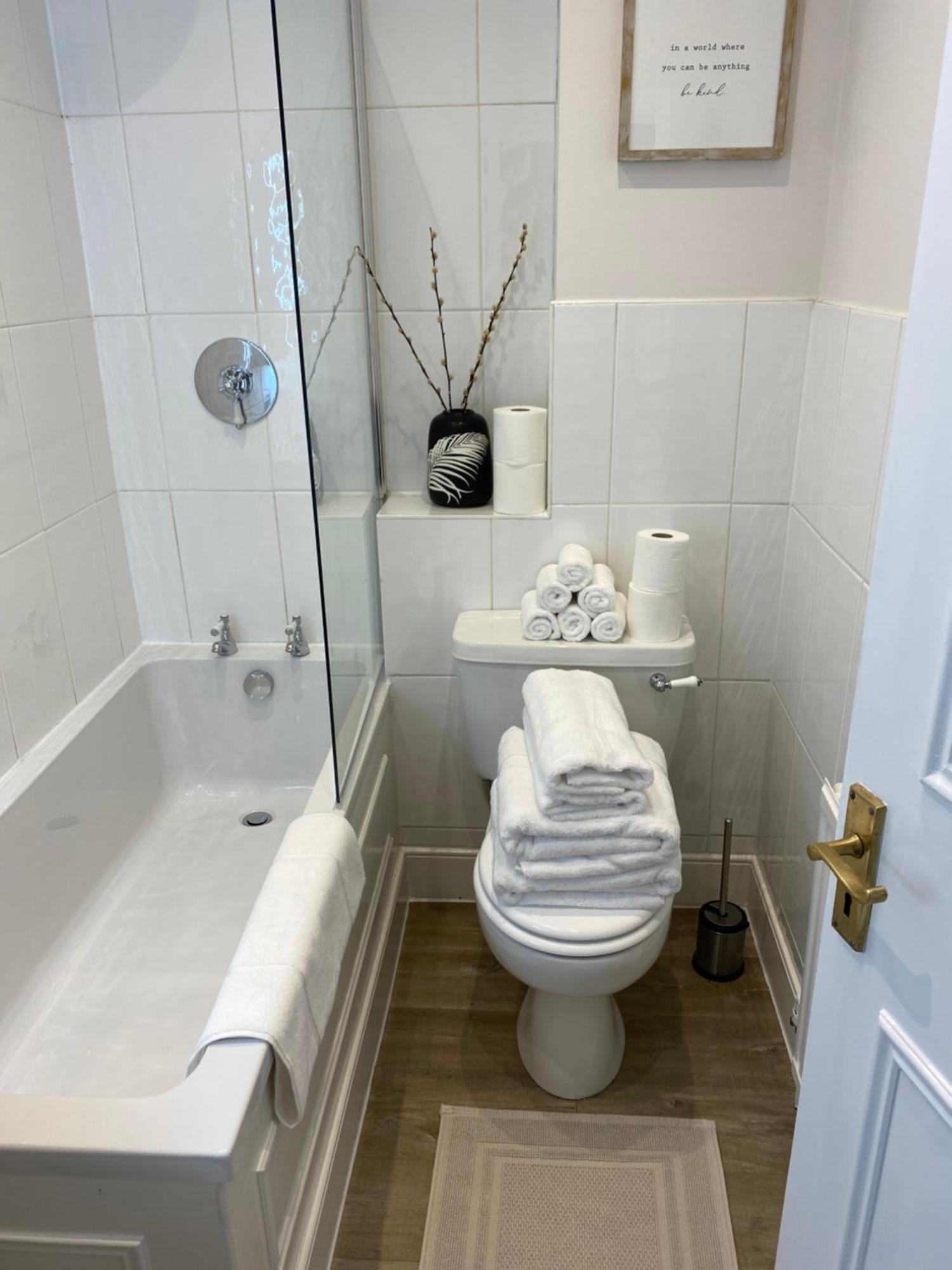 Lovely Large 1 Bed Renovated Flat W Balcony & 600Mb Wifi 런던 외부 사진