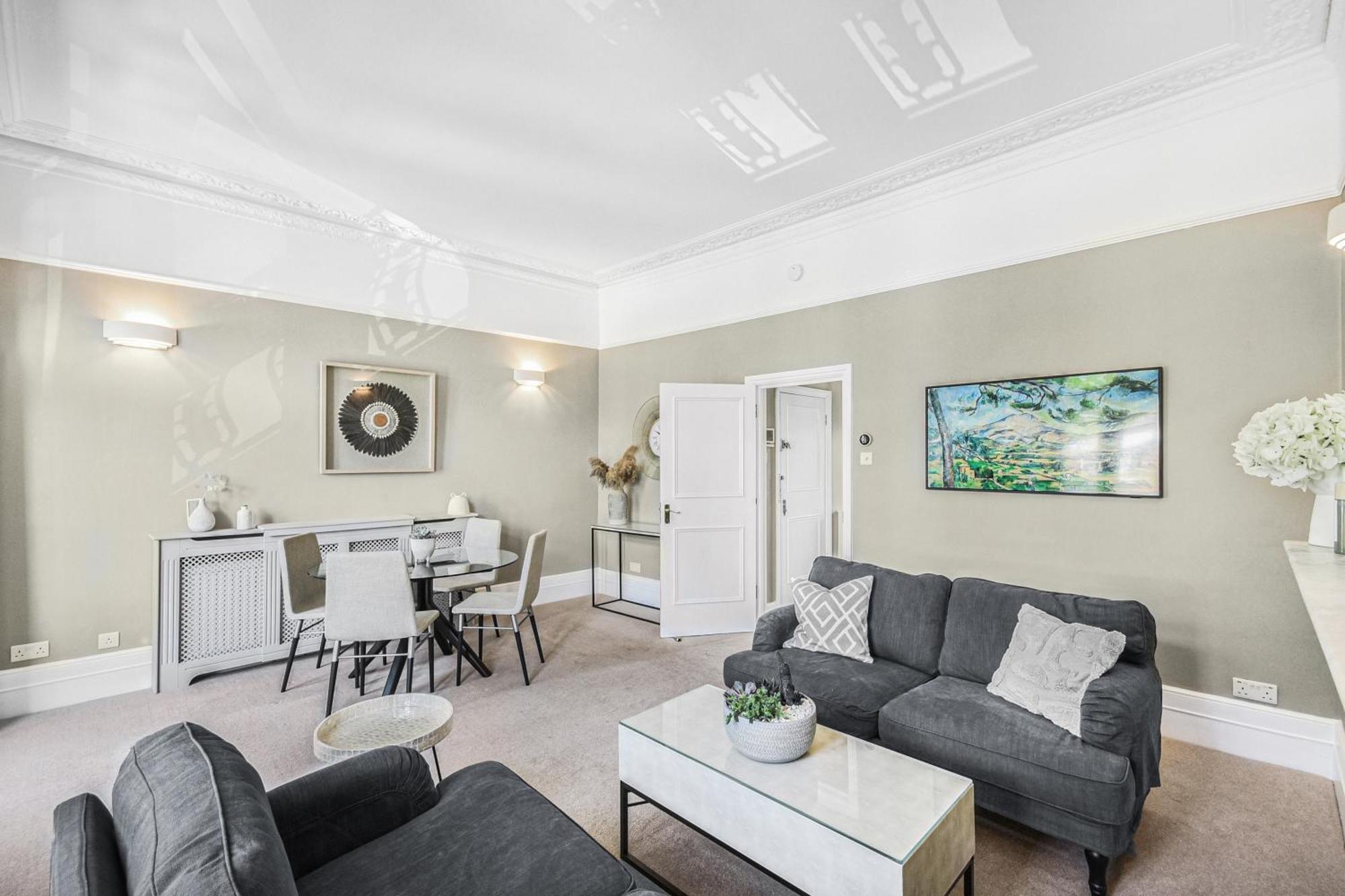 Lovely Large 1 Bed Renovated Flat W Balcony & 600Mb Wifi 런던 외부 사진